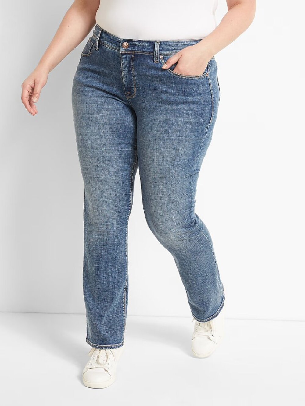 Seven7 Women's Bootcut Jean in an Othello wash Size 14